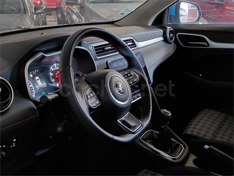 Mg Zs 2025 — photo 8