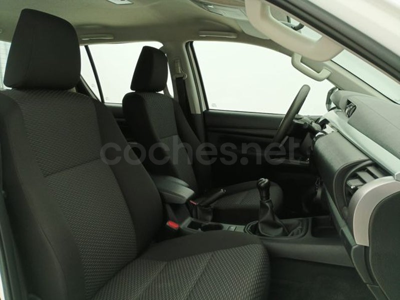 Toyota Hilux 2021 — photo 8