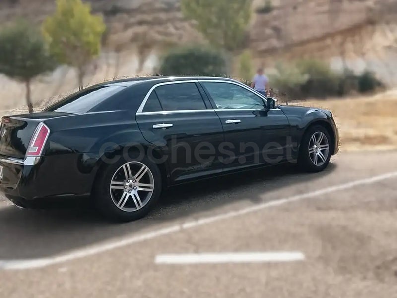 Lancia Thema 2012 — photo 7