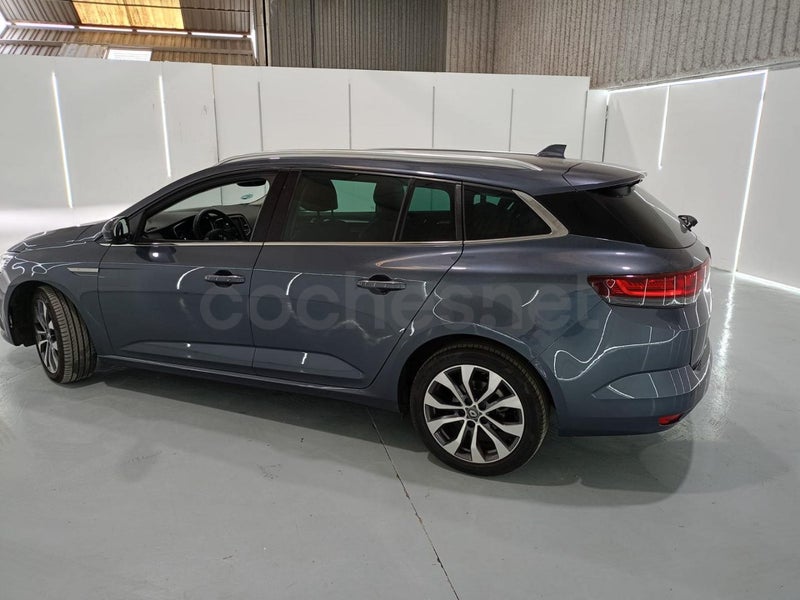 Renault Mégane 2023 — photo 3
