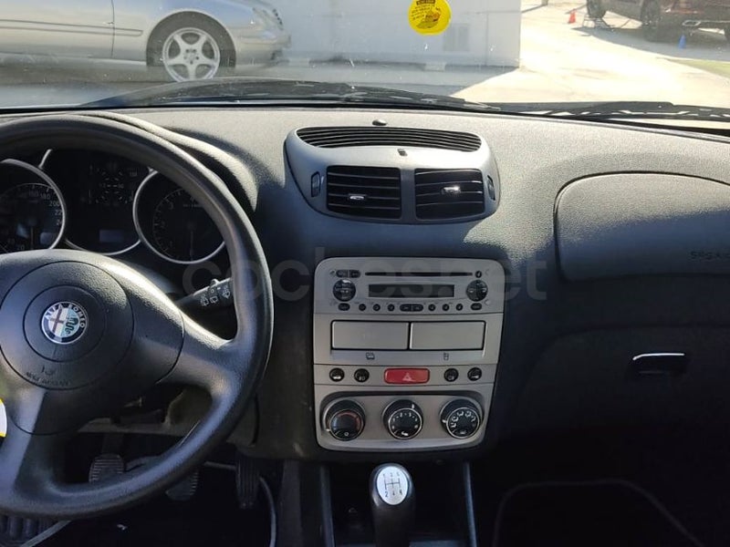 Alfa Romeo 147 2004 — photo 6