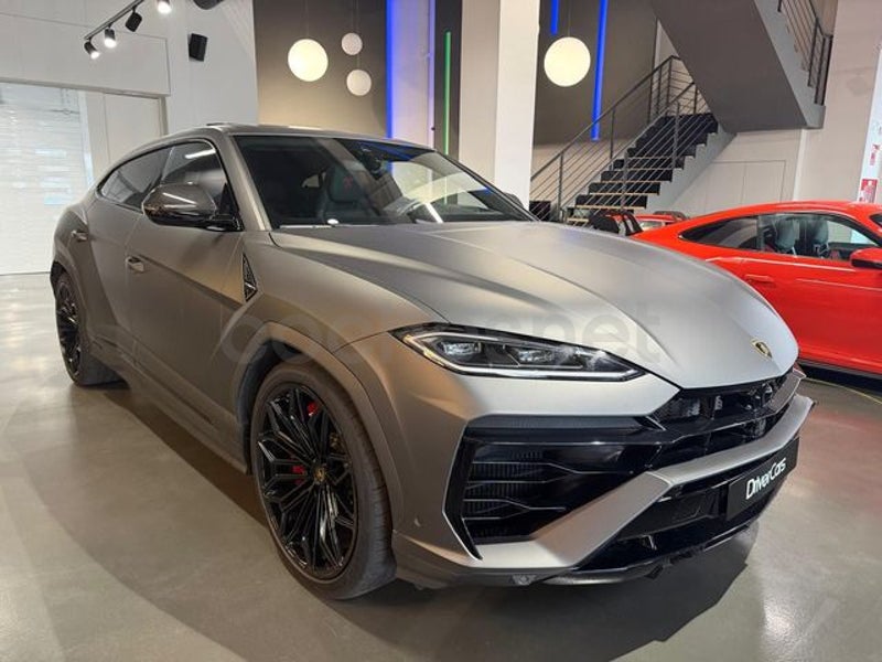 Lamborghini Urus 2026 — photo 2