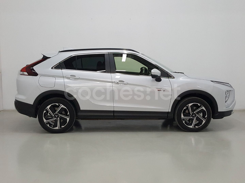Mitsubishi Eclipse Cross 2024 — photo 3