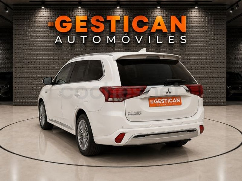 Mitsubishi Outlander 2021 — photo 7