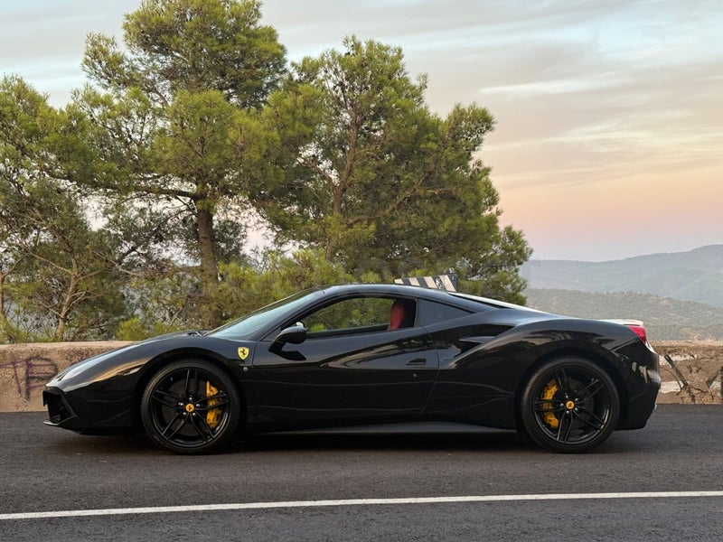 Ferrari 488 2016 — photo 2