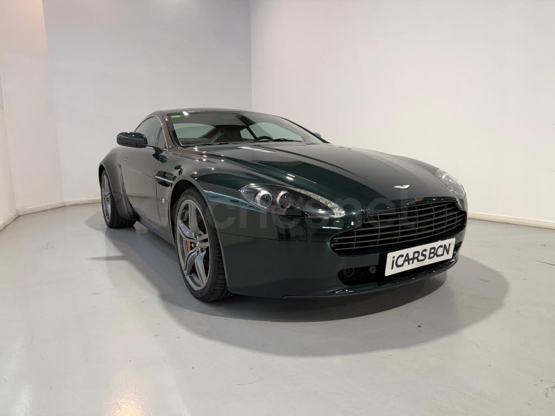 Aston Martin Vantage V8 2011 — photo 3