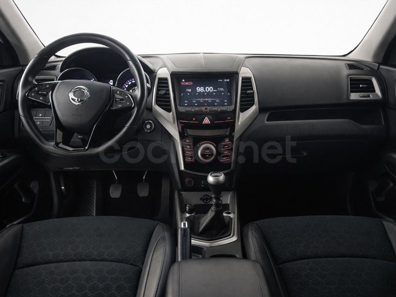 Ssangyong Tivoli 2018 — photo 7