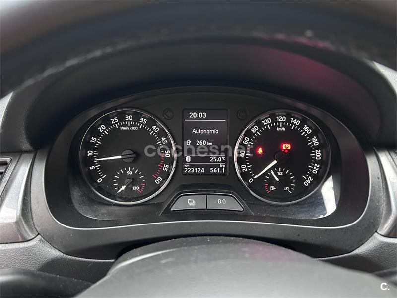 Skoda Rapid 2014 — photo 7